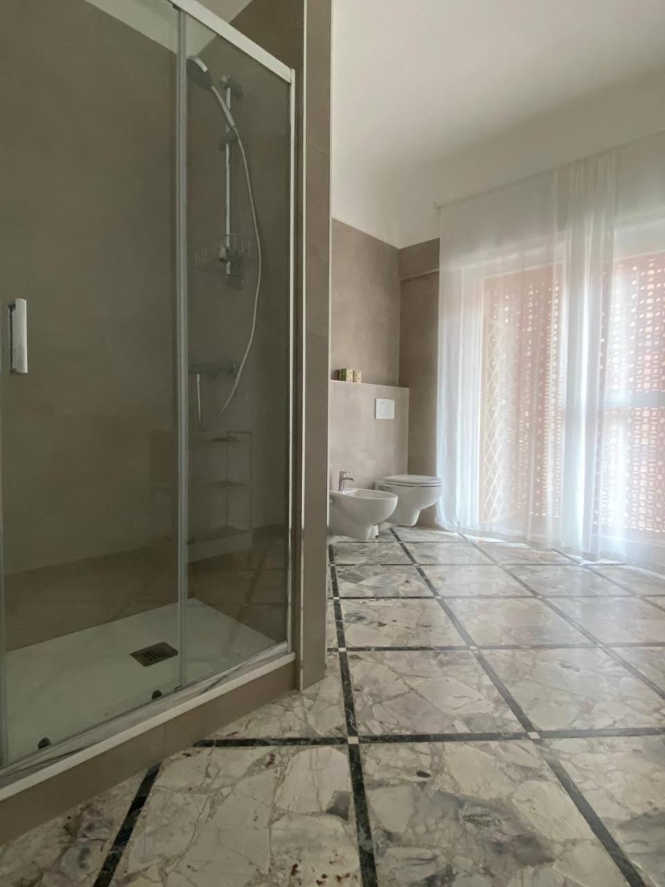 Quintino Sella Suites Bari Bagian luar foto