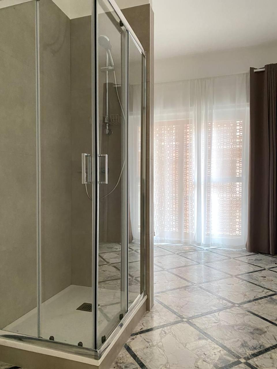 Quintino Sella Suites Bari Bagian luar foto