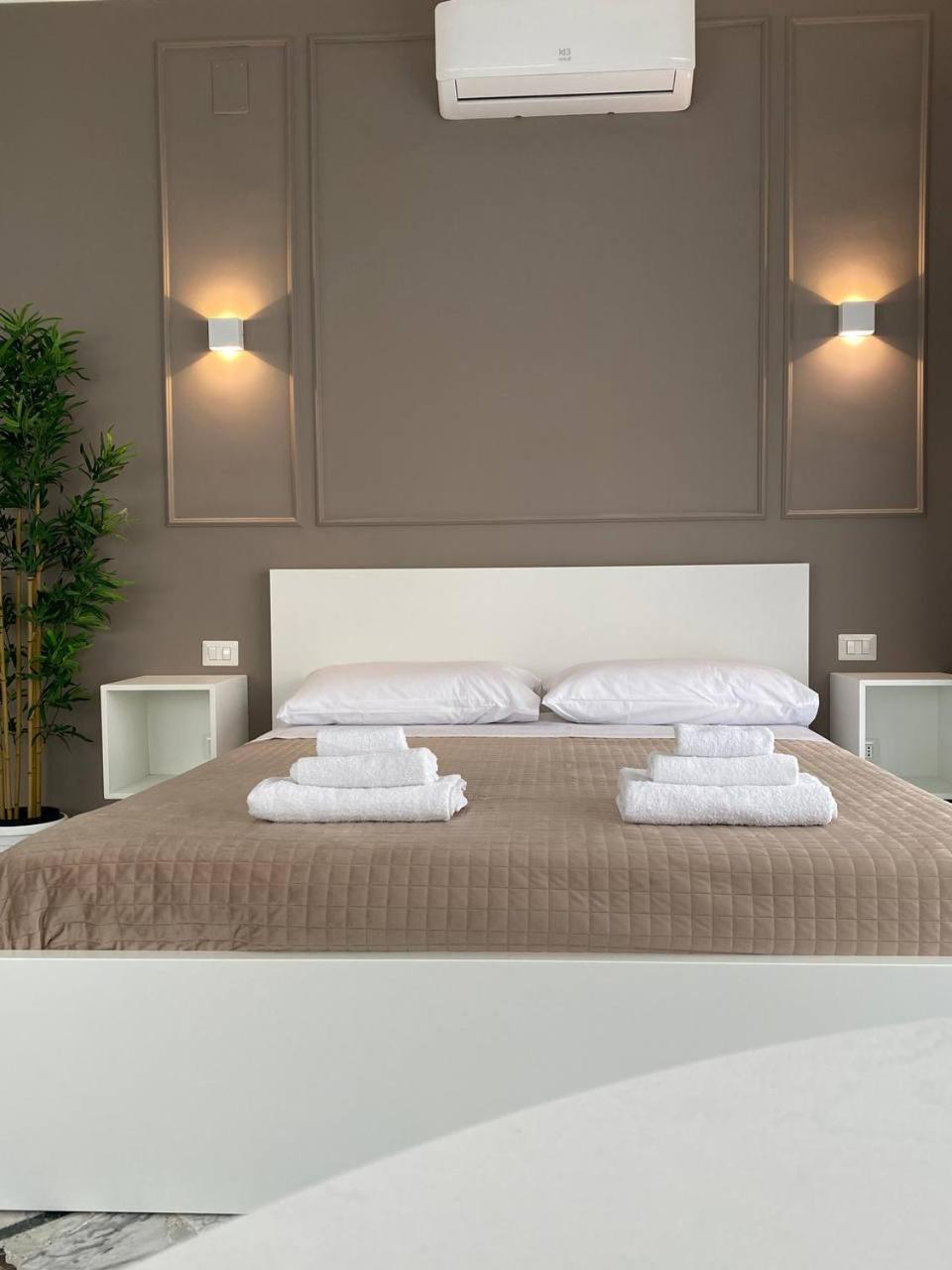 Quintino Sella Suites Bari Bagian luar foto