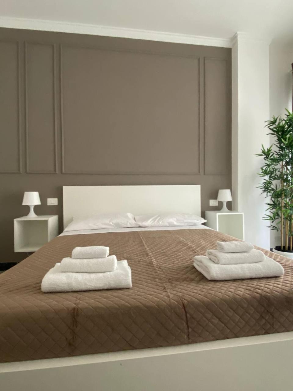 Quintino Sella Suites Bari Bagian luar foto